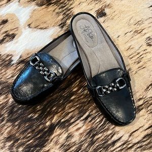 Black slide loafers Life Stride size 8.5 EUC